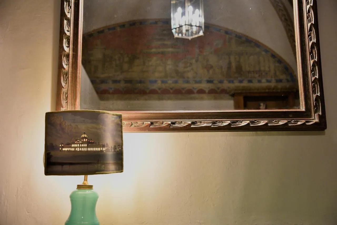 Cozy Apartment In A Private Museum In Oltrarno Florence