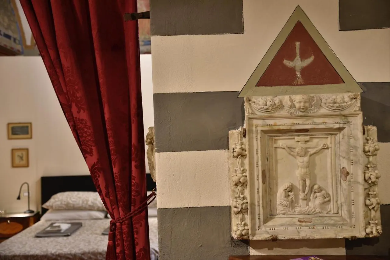 Cozy Apartment In A Private Museum In Oltrarno Floransa